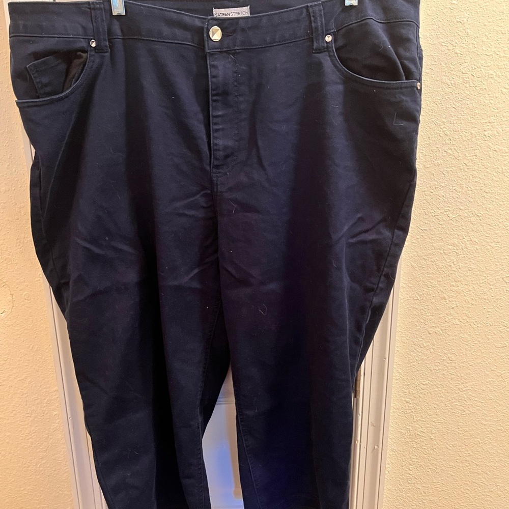 Navy Blue Capri Pants, 26w